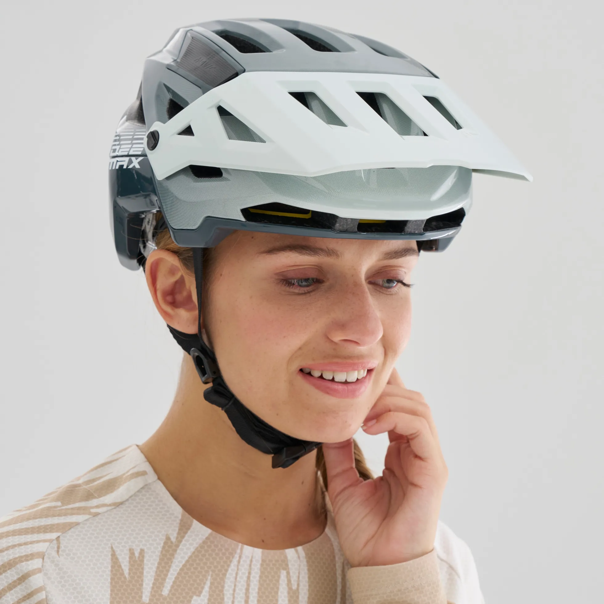 Casco Mavic Deemax Trail Mips - Grigio