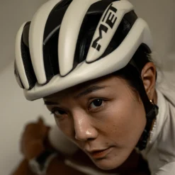 Casco Met Trenta Mips - Wax White