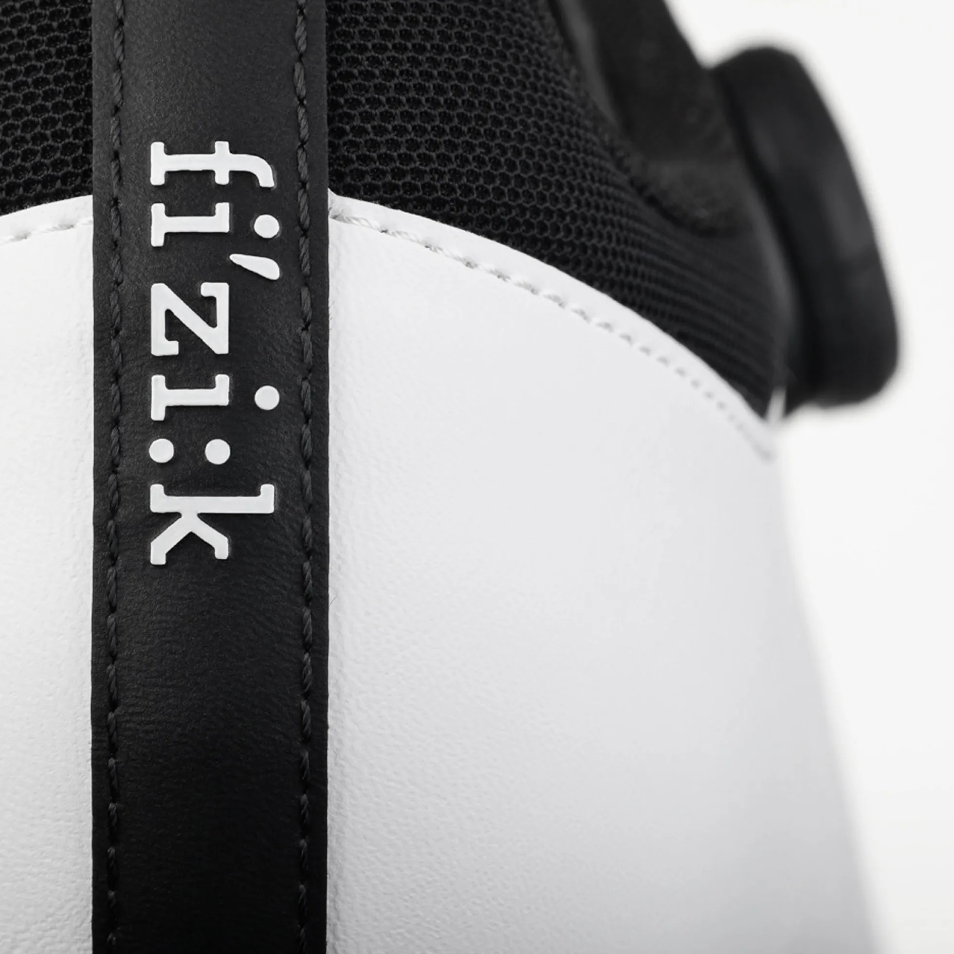 Scarpe Fizik Vento Omna - Bianco nero